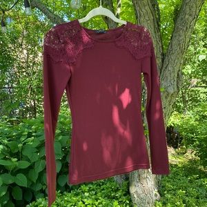 Burgundy waffle knit long sleeve top with Lace Shoulder details